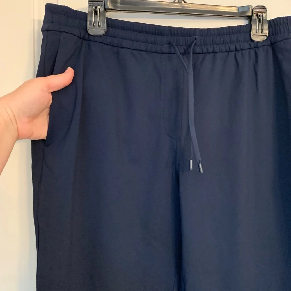 Lululemon Tapered-Leg Mid-Rise Pant 7/8 Length in True Navy